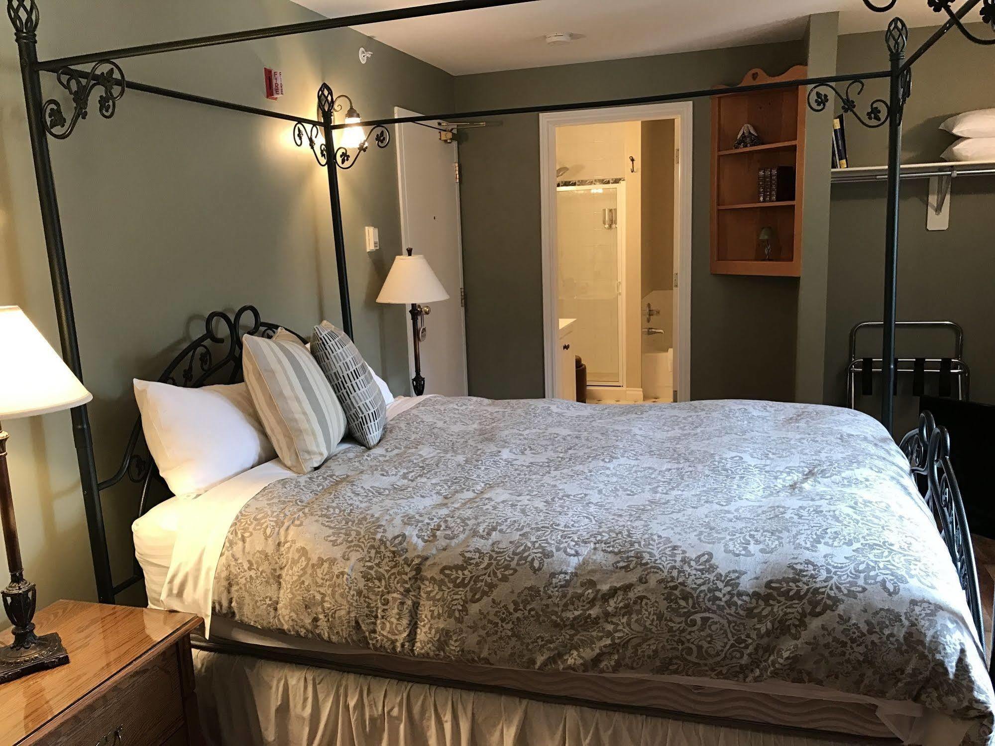 Inn Lady Macdonald Country