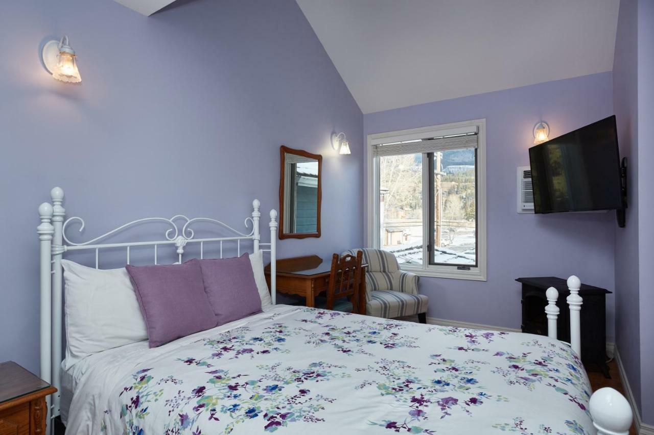 Lady Macdonald Country Canmore